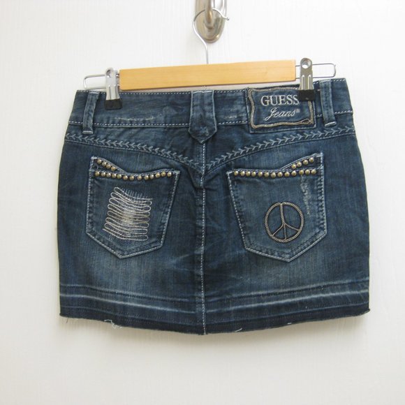 NWT Guess studded destroyed denim mini skirt 24 - Picture 3 of 5